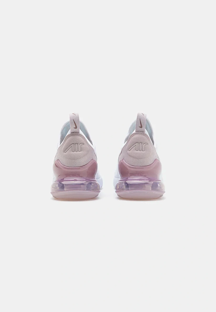 Фото № 3 с приближением к товару «‎AIR MAX 270»