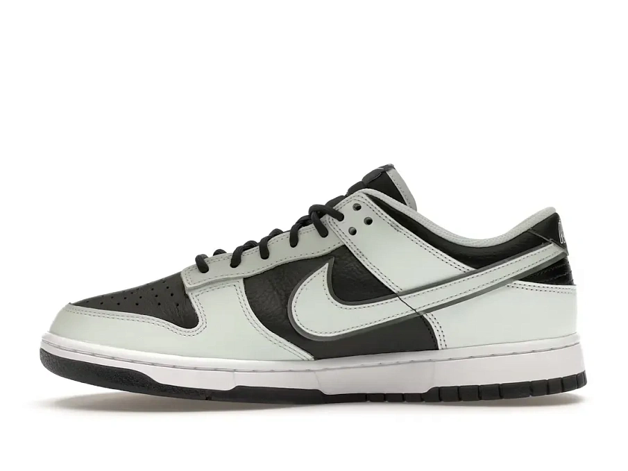 Фото № 3 с приближением к товару «‎Nike Dunk Low»