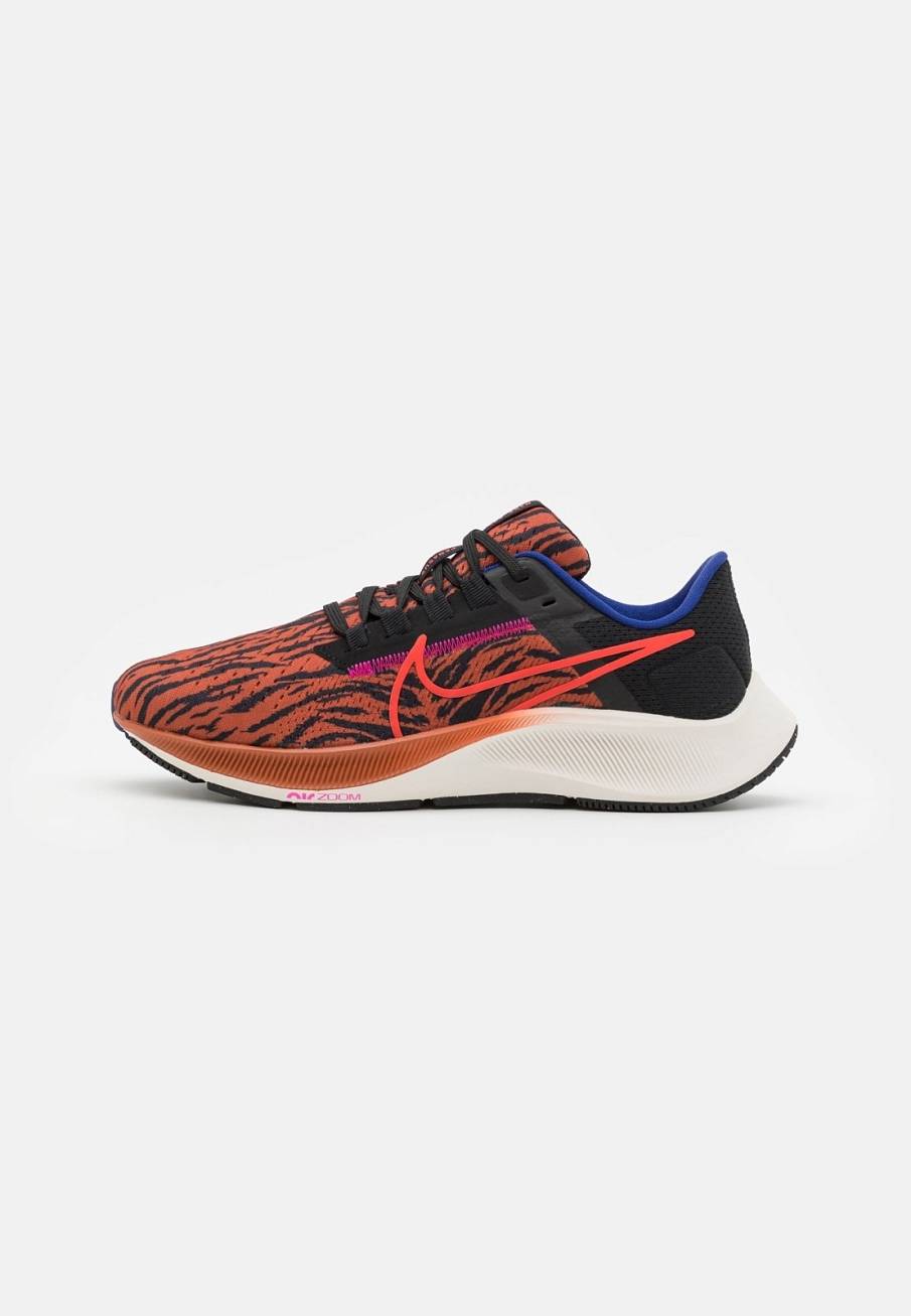 Фото № 1 с приближением к товару «‎Nike Air Zoom Pegasus 38»