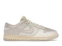 Фото № 1 с приближением к товару «‎Nike Dunk Low»