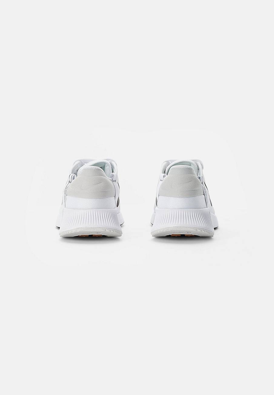 Фото № 3 с приближением к товару «‎Nike Reposto »