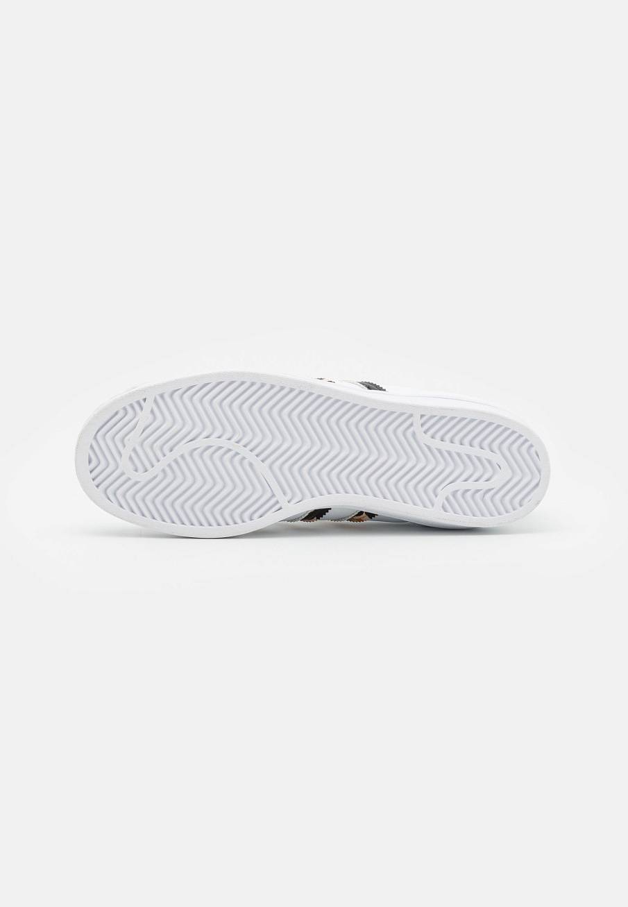Фото № 5 с приближением к товару «‎Adidas Superstar »