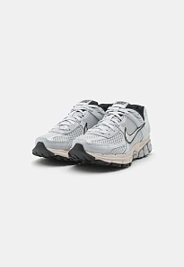 Фото № 2 с приближением к товару «‎ZOOM VOMERO 5»