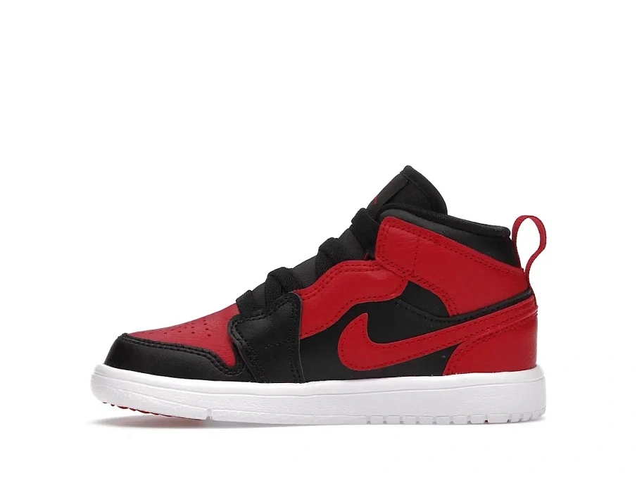 Фото № 3 с приближением к товару «‎Jordan 1 Mid Alt»