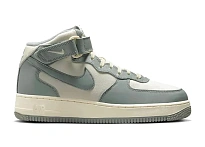 Фото № 1 с приближением к товару «‎Nike Air Force 1 Mid 07 LX NBHD Mica Green»