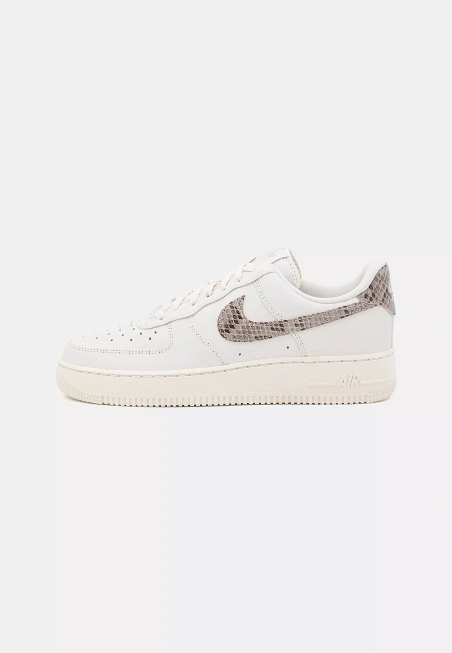 Фото № 1 с приближением к товару «‎AIR FORCE 1 '07 REC»