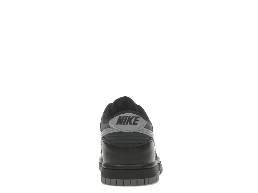 Фото № 4 с приближением к товару «‎Nike Dunk Low»