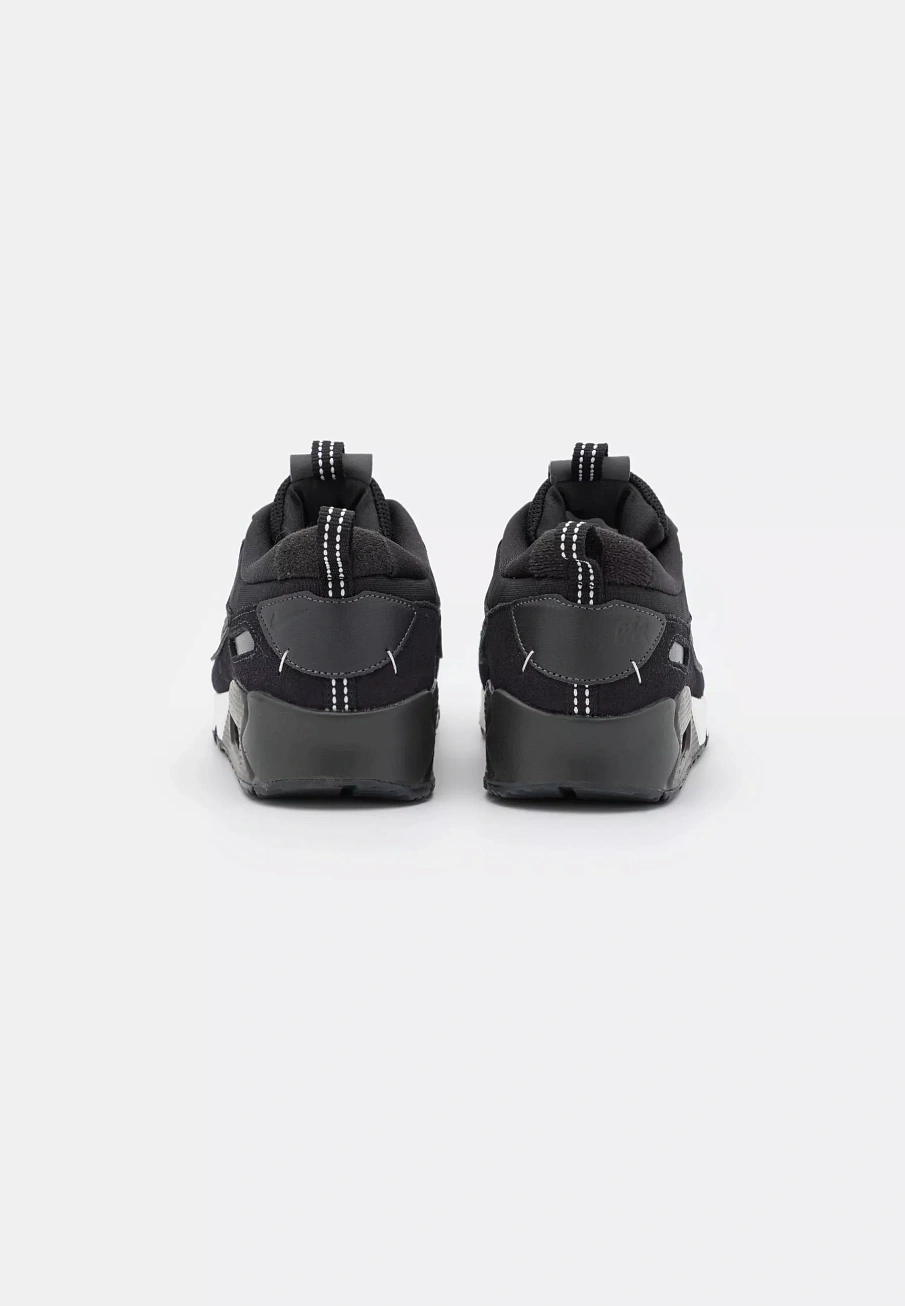 Фото № 4 с приближением к товару «‎W AIR MAX 90 FUTURA»