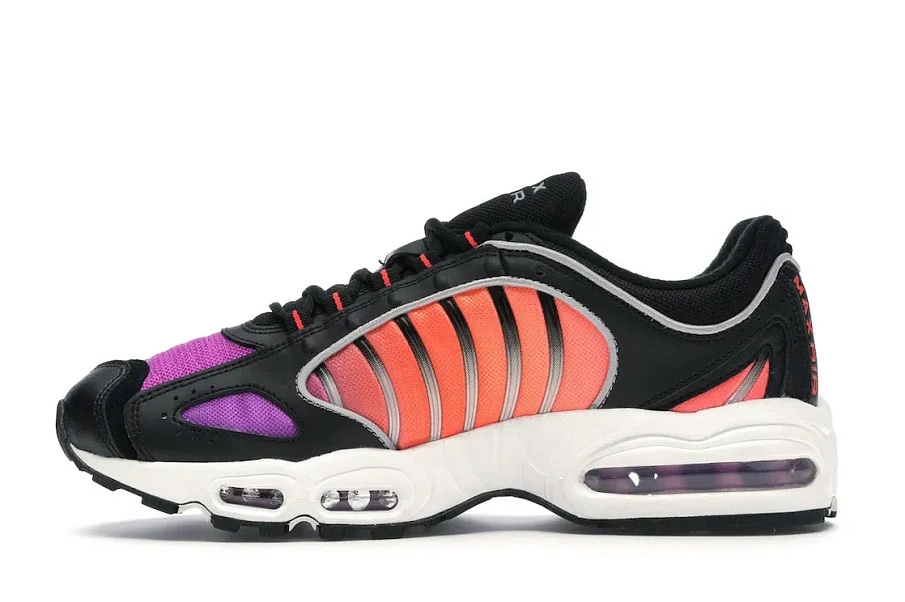 Фото № 3 с приближением к товару «‎Nike Air Max Tailwind 4 Suns»