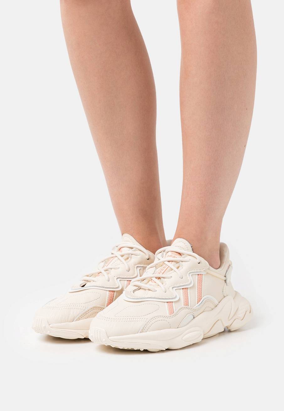 Фото № 2 с приближением к товару «‎Adidas Ozweego »