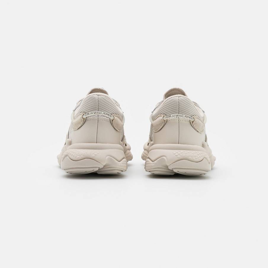 Фото № 4 с приближением к товару «‎Adidas Ozweego »