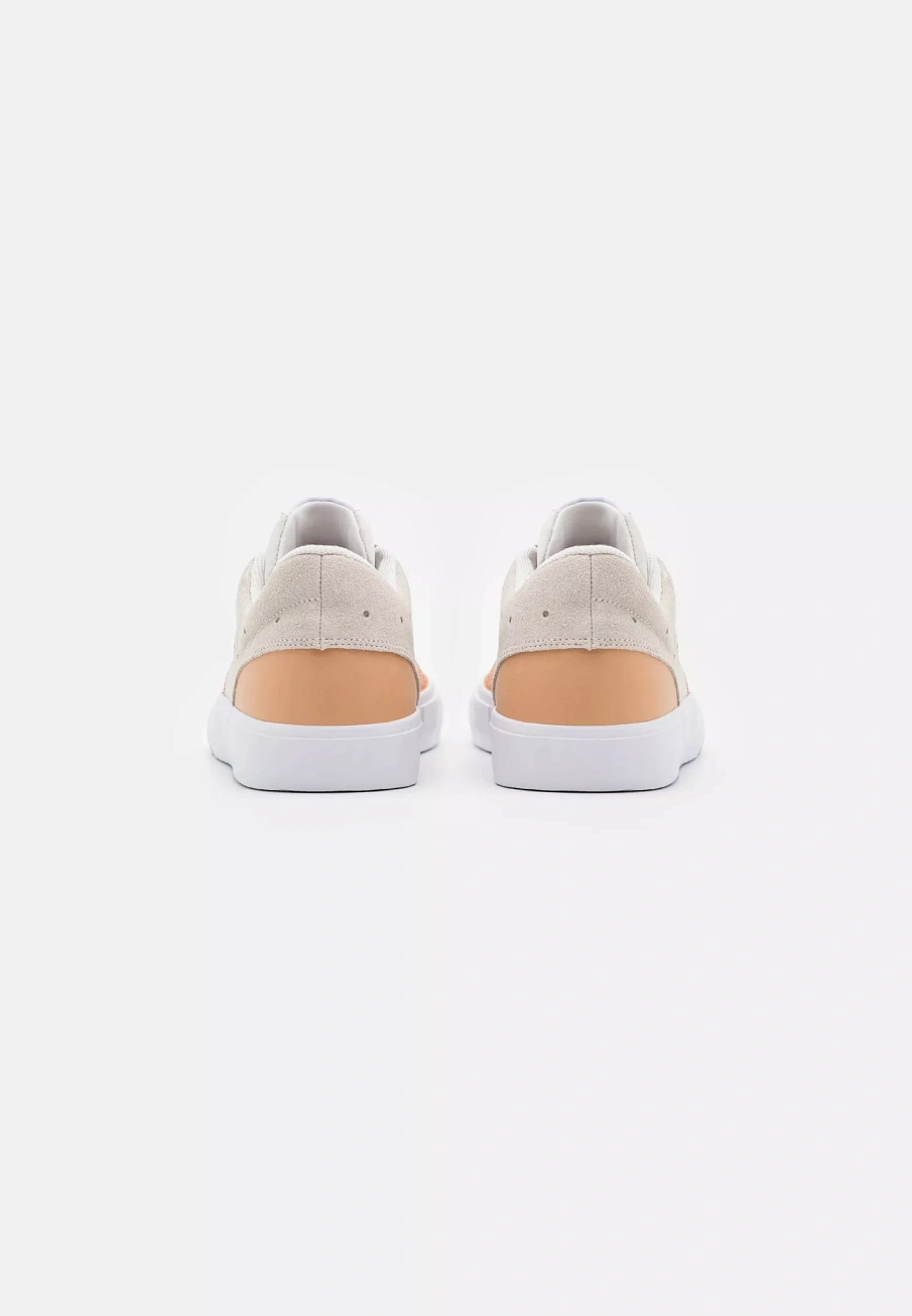 Фото № 2 с приближением к товару «‎JORDAN SERIES ES»