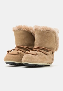 Фото № 2 с приближением к товару «‎CRIB»