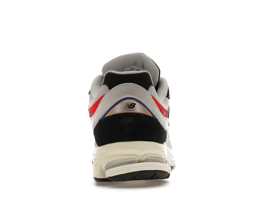 Фото № 4 с приближением к товару «‎New Balance 2002R»