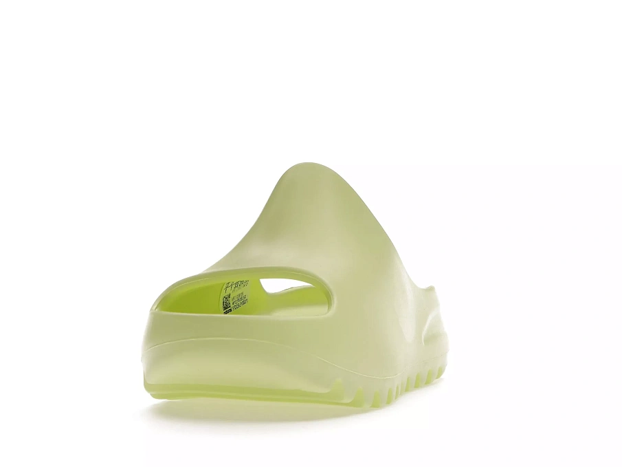 Фото № 2 с приближением к товару «‎adidas Yeezy Slide Glow Green (Kids)»