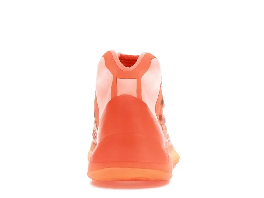 Фото № 4 с приближением к товару «‎adidas Yeezy QNTM»