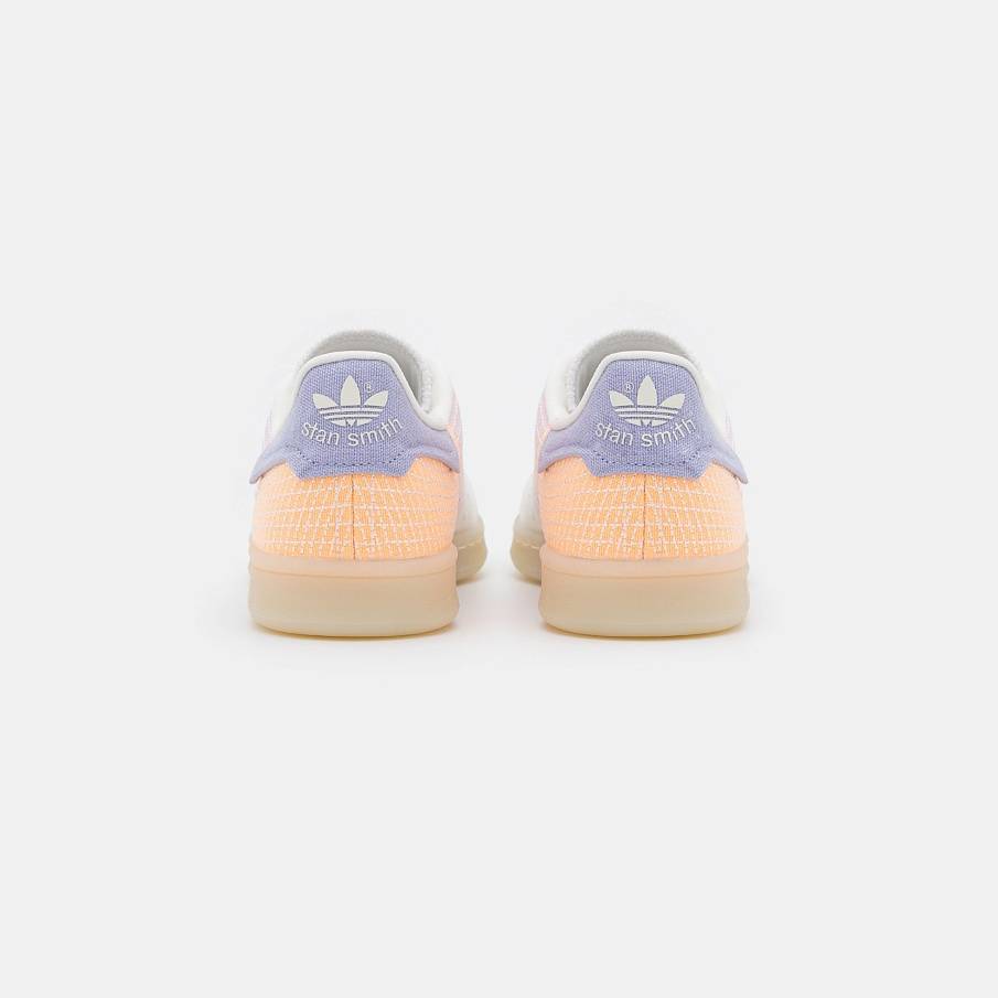 Фото № 4 с приближением к товару «‎Adidas Stan Smith »