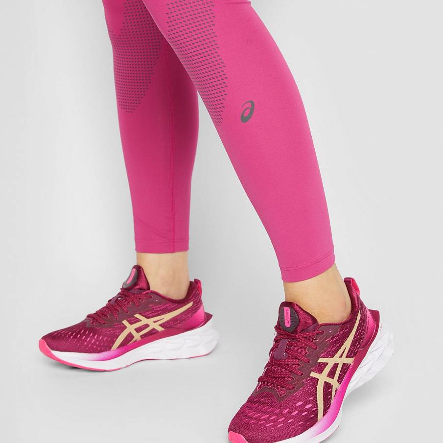 Фото № 2 с приближением к товару «‎Asics Novablast 2»