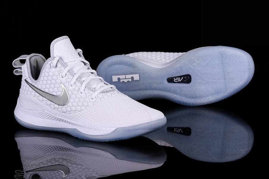 Фото № 3 с приближением к товару «‎Nike Lebron Witness Iii Chrome»