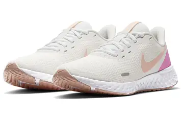 Nike Wmns Revolution 5 'White Fire Pink' (BQ3207-103) - 4