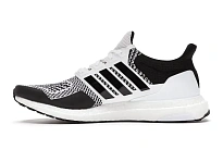 Фото № 3 с приближением к товару «‎adidas Ultra Boost 1.0 DNA Cookies and Cream»
