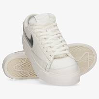 Фото № 3 с приближением к товару «‎Nike Wmns Blazer Low Platform Sneakers WhiteSilver»