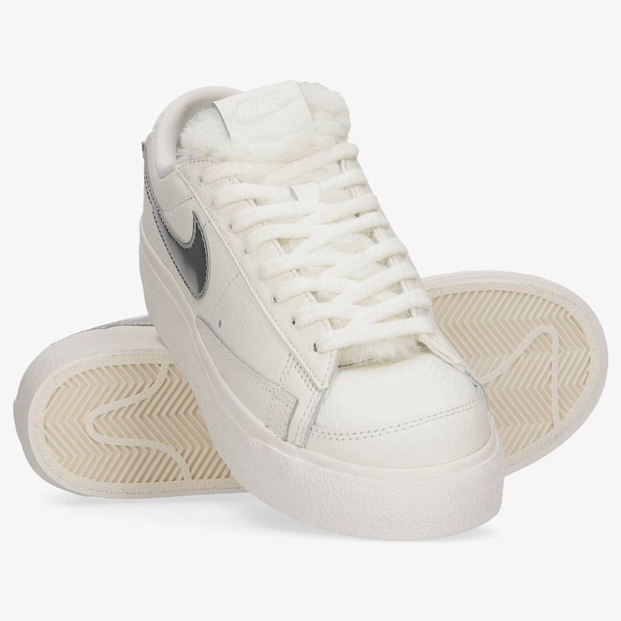 Фото № 3 с приближением к товару «‎Nike Wmns Blazer Low Platform Sneakers WhiteSilver»