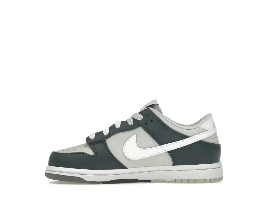 Фото № 3 с приближением к товару «‎Nike Dunk Low»