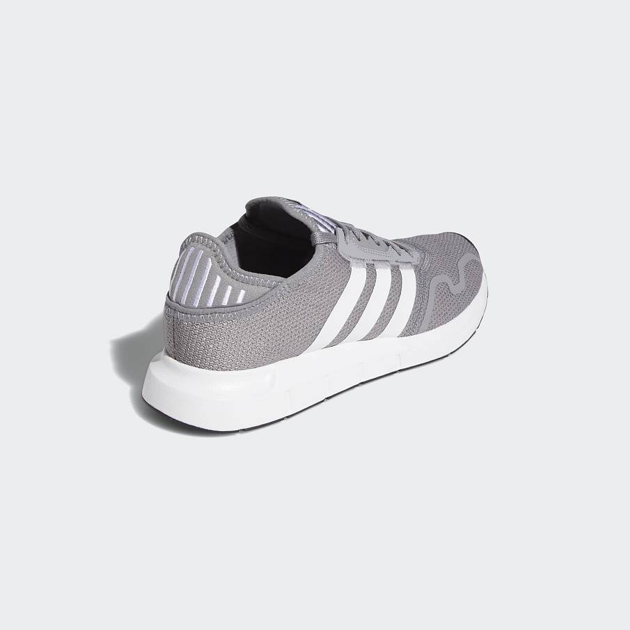 Фото № 4 с приближением к товару «‎Adidas Swift »