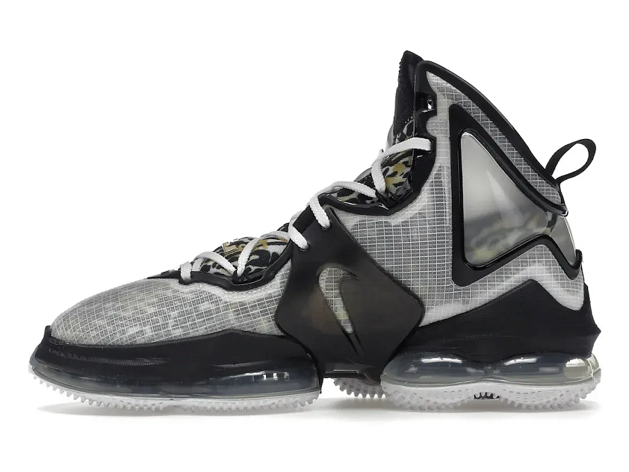 Фото № 3 с приближением к товару «‎Nike LeBron 19 Royalty»
