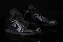 Фото № 2 с приближением к товару «‎Nike Air Jordan 1 Retro Triple »