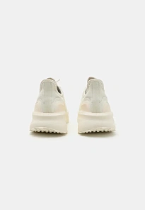 Фото № 3 с приближением к товару «‎ULTRABOOST 5 GTX»