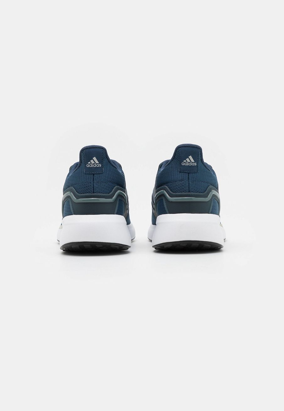 Фото № 3 с приближением к товару «‎Adidas Eq19»