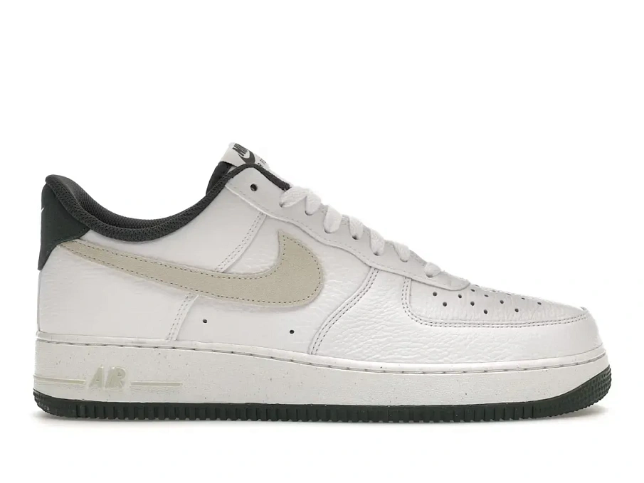 Фото № 1 с приближением к товару «‎Nike Air Force 1 Low '07 LV8»