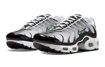 Nike Air Max Plus (GS) Low-Top Running Shoes BlackWhite - 4