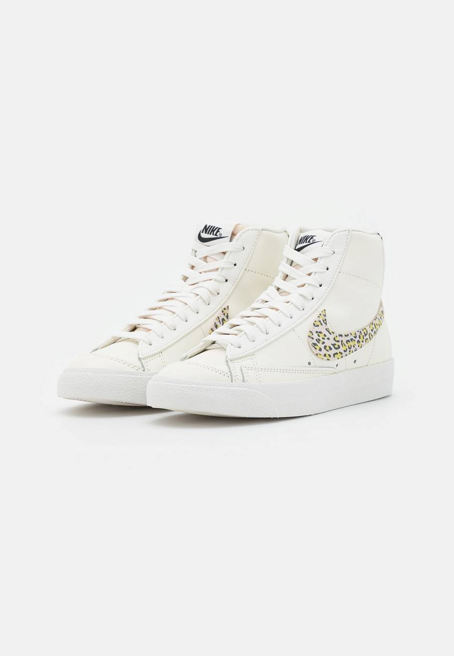 Фото № 2 с приближением к товару «‎Nike Blazer 77 »