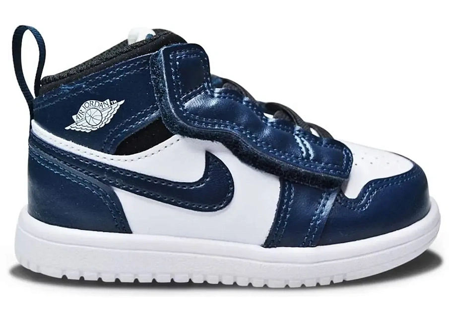 Фото № 1 с приближением к товару «‎Jordan 1 Mid ALT»