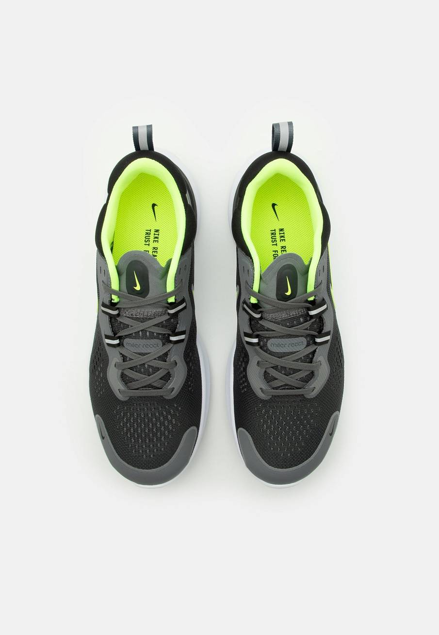 Фото № 4 с приближением к товару «‎Nike React Miler»