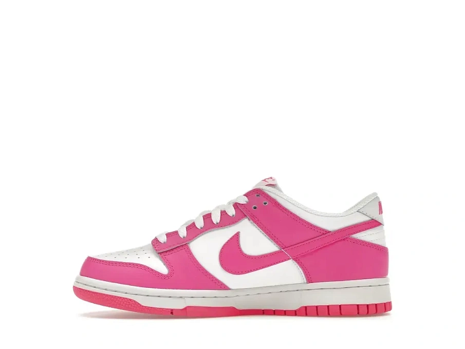 Фото № 3 с приближением к товару «‎Nike Dunk Low»