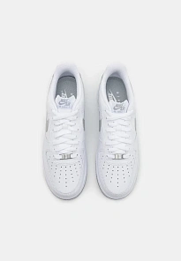Фото № 4 с приближением к товару «‎AIR FORCE 1 '07»