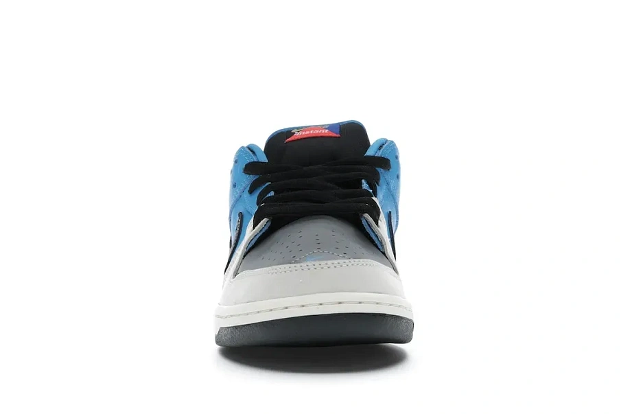Фото № 2 с приближением к товару «‎Nike SB Dunk Low Instant Skateboards»