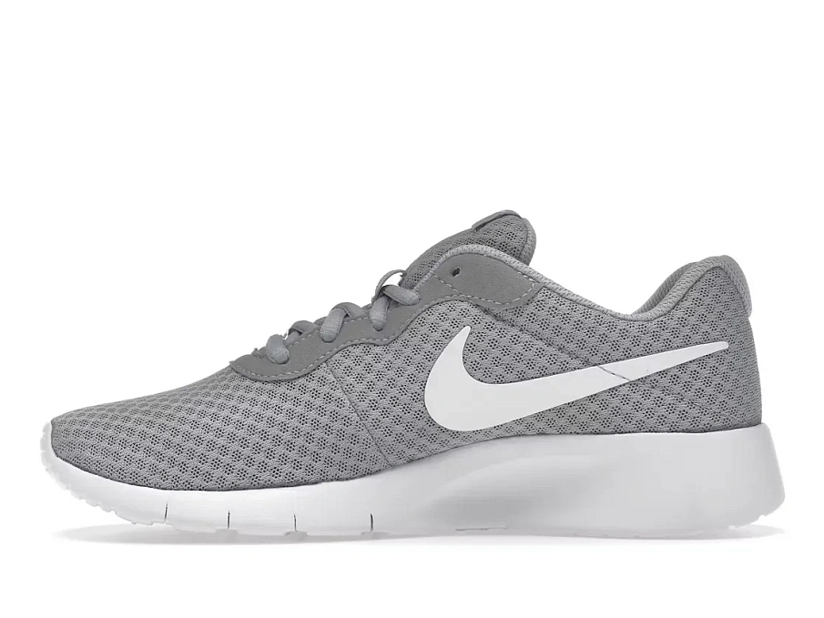 Фото № 3 с приближением к товару «‎Nike Tanjun»