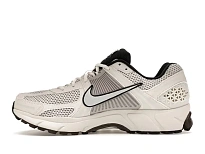 Фото № 3 с приближением к товару «‎Nike Zoom Vomero 5»