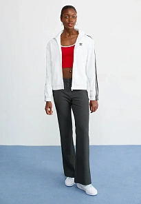 Фото № 3 с приближением к товару «‎COURT SUPER»