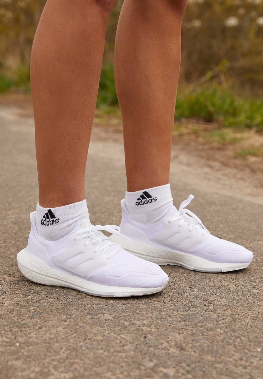Фото № 2 с приближением к товару «‎Adidas Ultraboost 22»