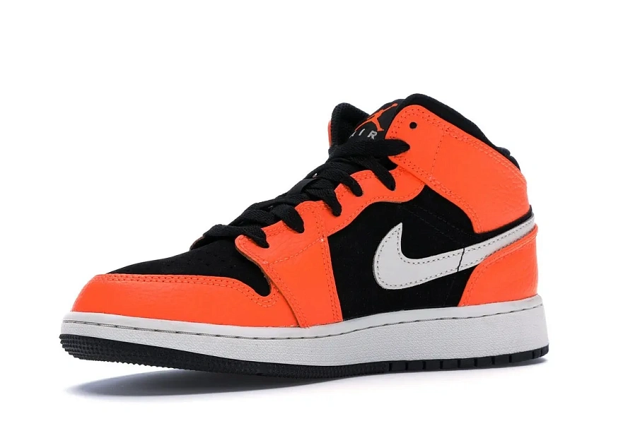 Фото № 2 с приближением к товару «‎Jordan 1 Mid Black Cone »