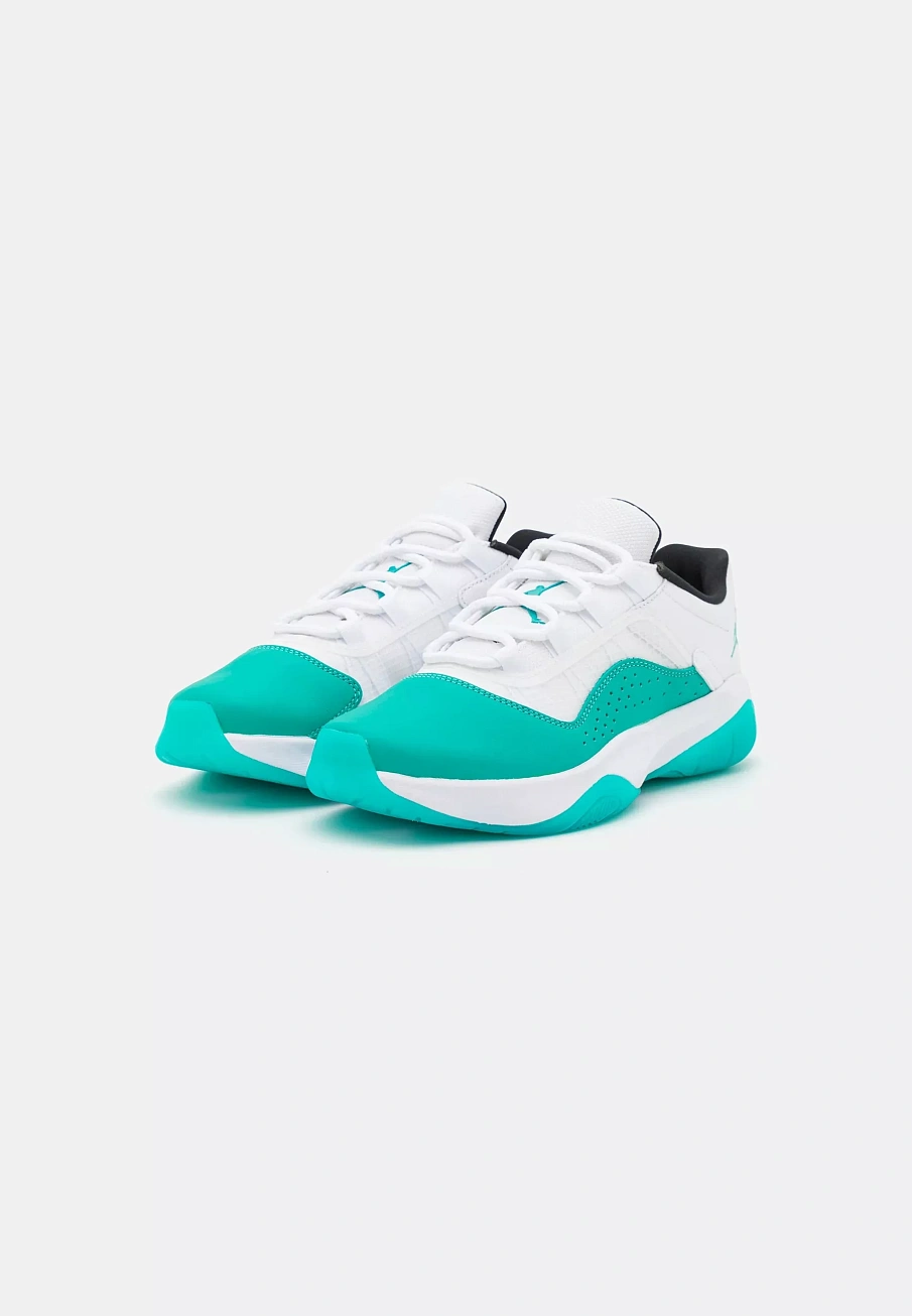 Фото № 3 с приближением к товару «‎WMNS AIR JORDAN 11 CMFT LOW»