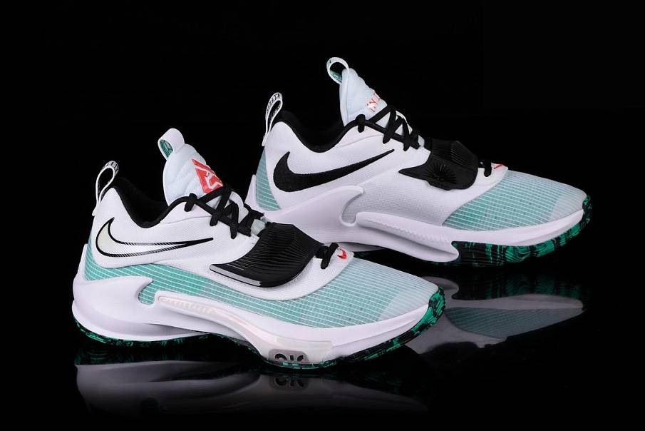 Фото № 2 с приближением к товару «‎Nike Zoom Freak 3 Basketball Shoes BlackWhiteGreen»