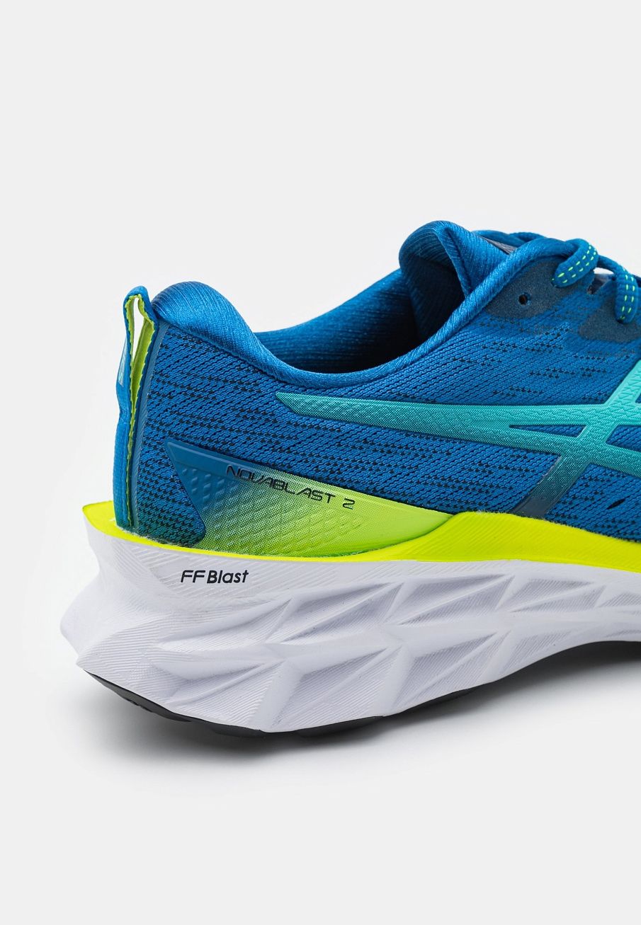 Фото № 5 с приближением к товару «‎Asics Novablast 2»