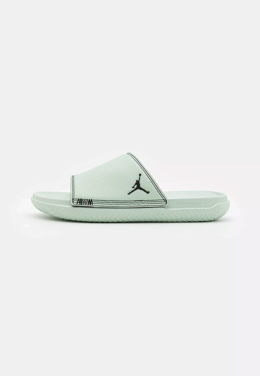 Фото № 1 с приближением к товару «‎JORDAN PLAY SLIDE»